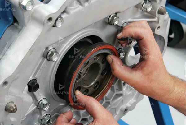 Замена сальника коленвала Mazda 2 в Новом Уренгое