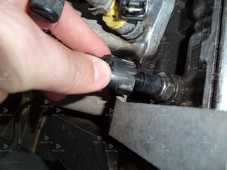 Замена датчика давления масла Toyota в Новом Уренгое Замена датчика давления масла Toyota в Новом Уренгое