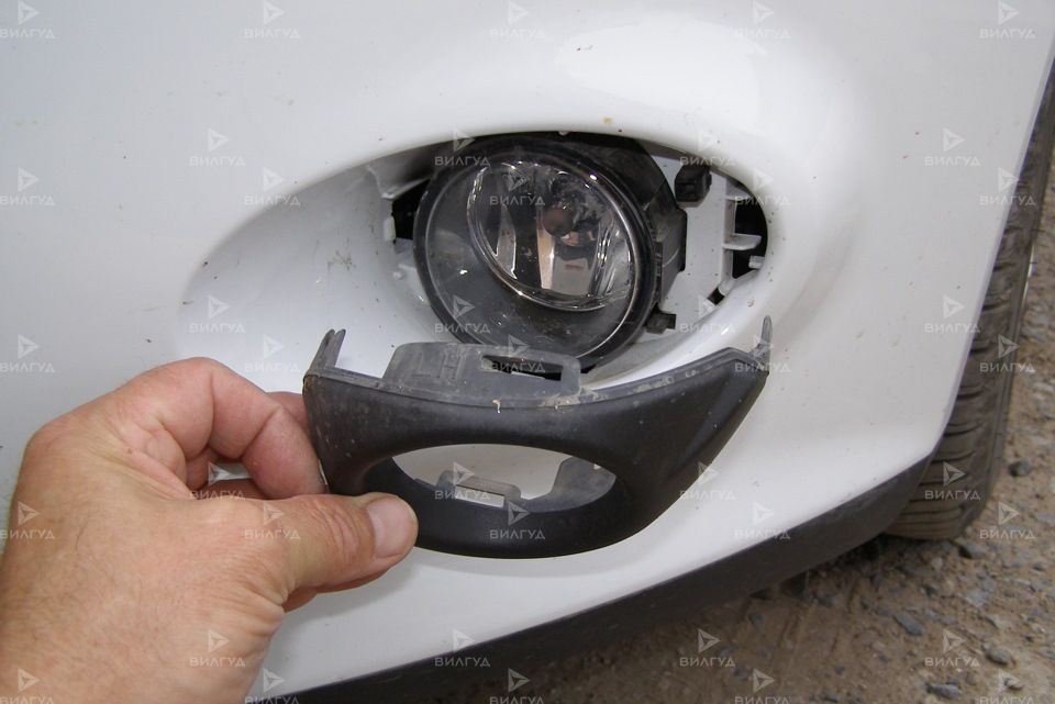 Замена противотуманок Mazda Protege в Новом Уренгое