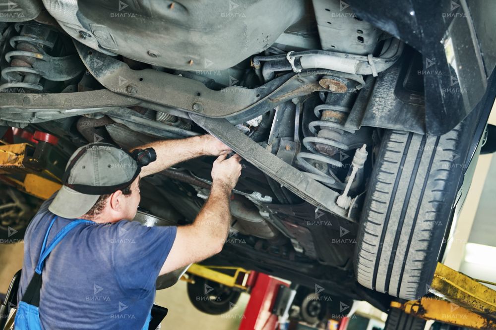 Замена топливного насоса в сборе Audi A4 в Новом Уренгое