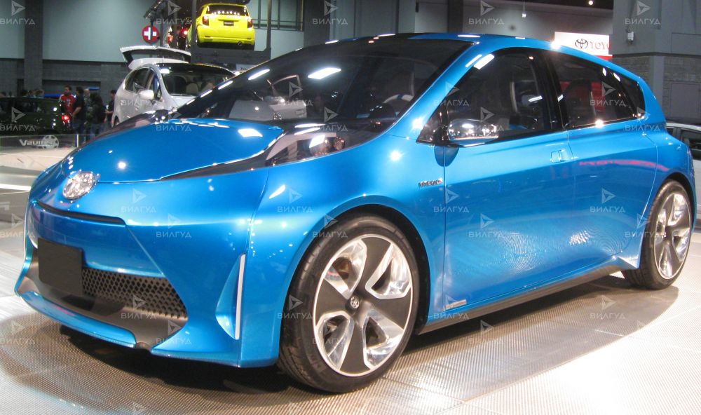 Замена радиатора кондиционера Toyota Prius в Новом Уренгое