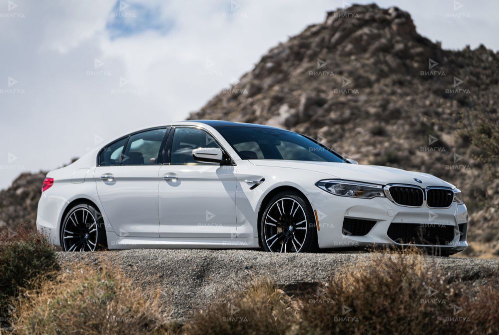 Замена сальников распредвала BMW M5 в Новом Уренгое