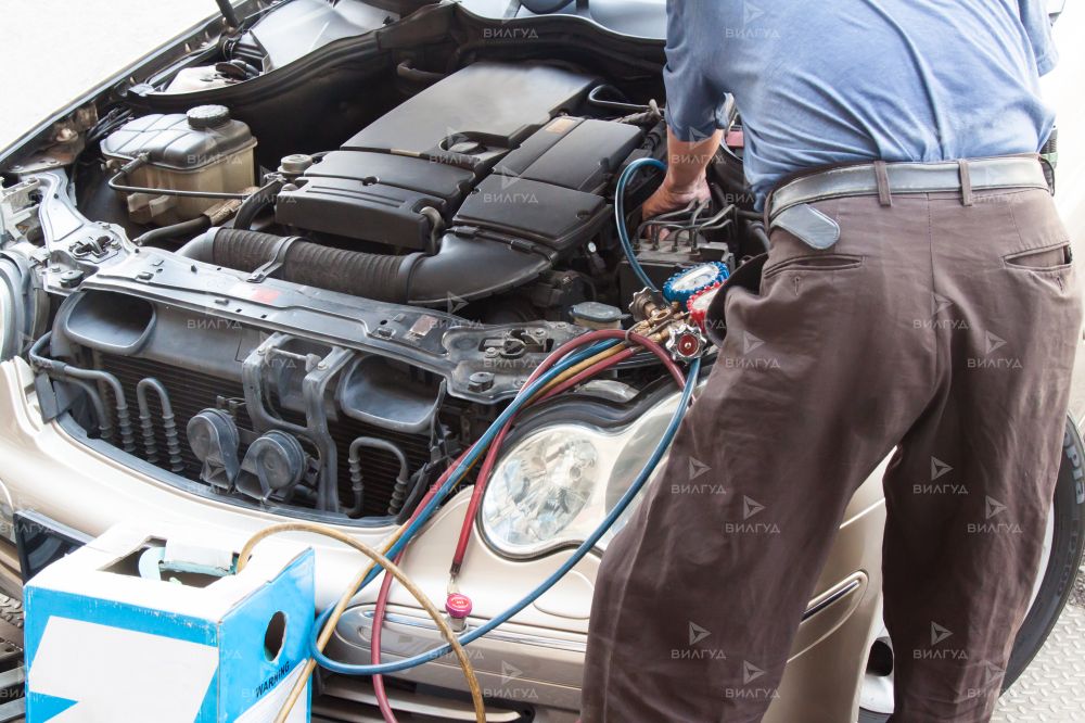 Замена моторчика печки Subaru в Новом Уренгое